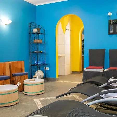 Zillertal Aparthotel Fuegen