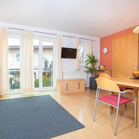 Zillertal Aparthotel Fuegen