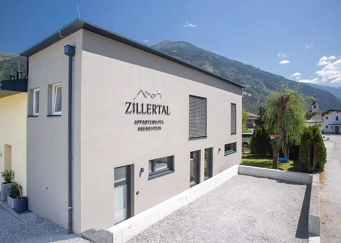 Zillertal Aparthotel Fuegen